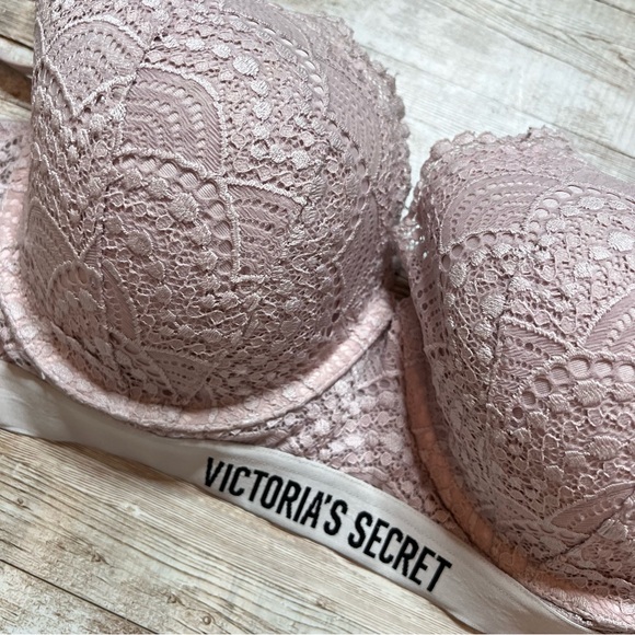 ❤️Victoria’s Secret Lined Demi 36D bra - Picture 3 of 4